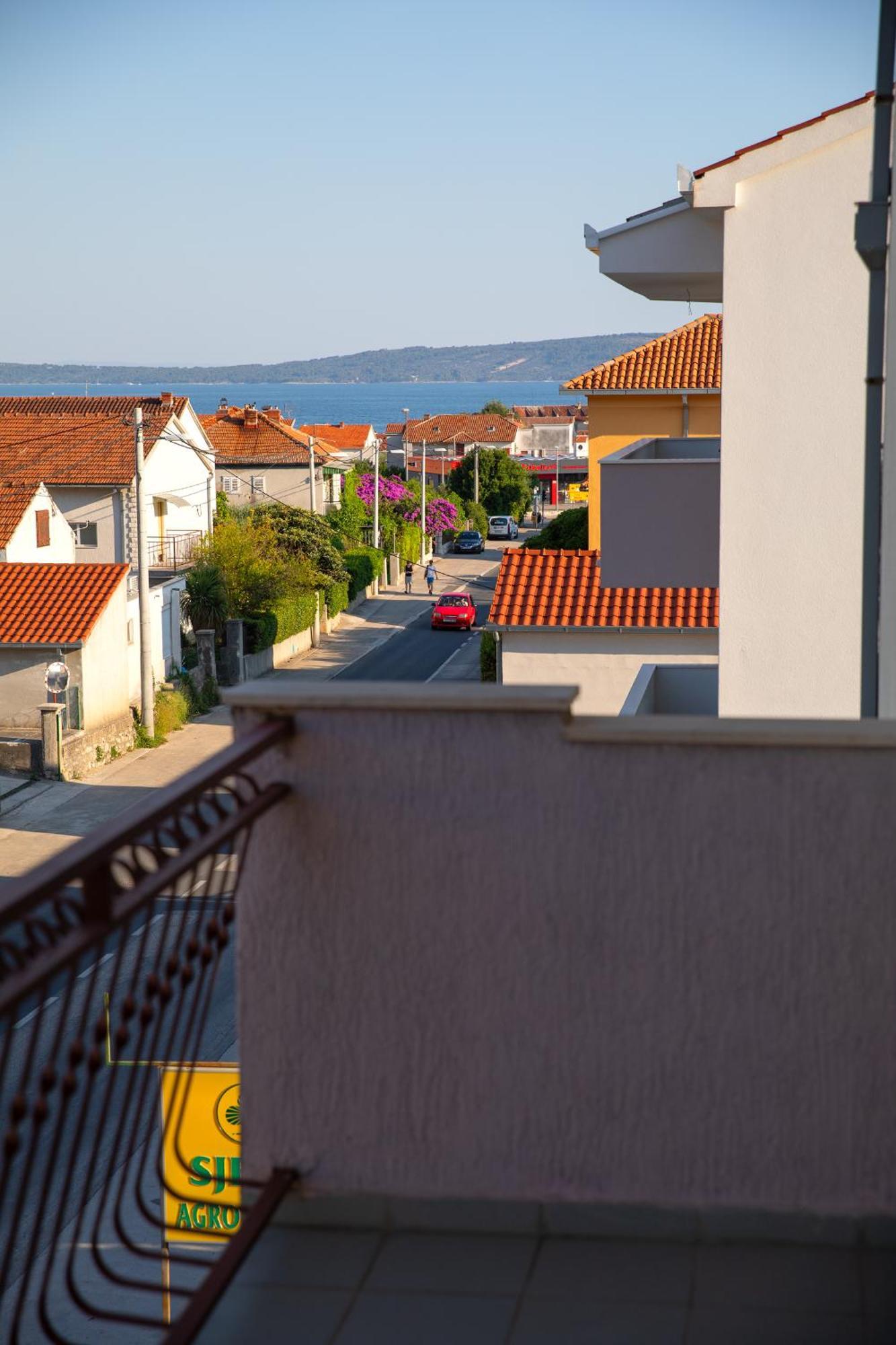 Apartman Dugec Apartment Kastela Exterior photo